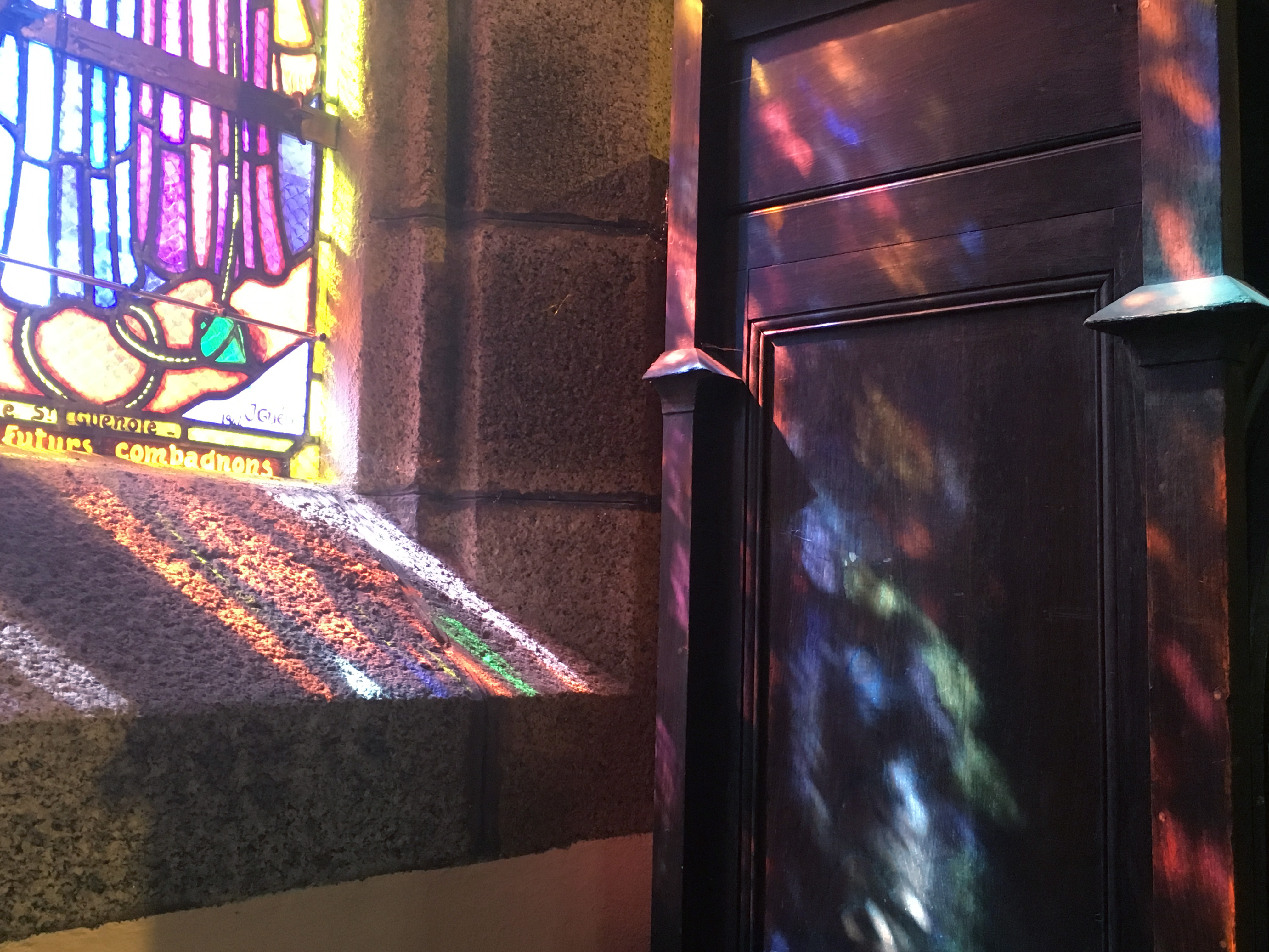 Солнечные витражи церковь Понт-Авен Бретань Eglise Saint-Joseph de Pont-Aven цвета и краски природы Альберт Сафиуллин
